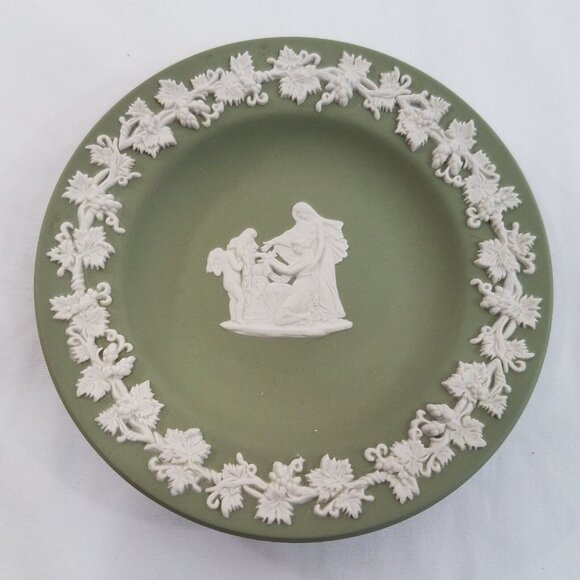 Wedgwood Jasperware Sage Green Bud Vase READ Trinket Dish Cherubs Greek Mytholog - Picture 11 of 16